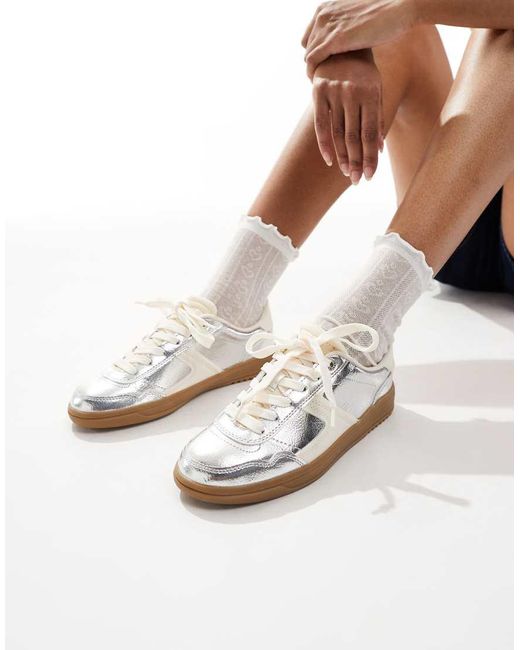 Sneakers Con Suola di Stradivarius in White