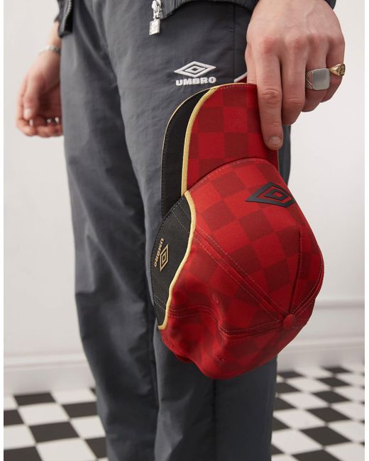 Umbro Red Panelled Logo Cap for men