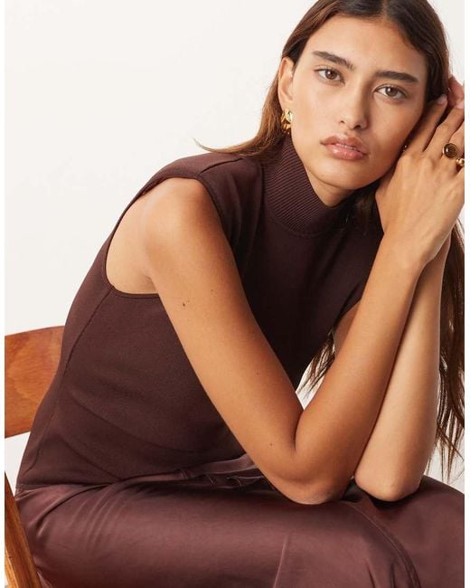 ARRANGE Gebreide Midi-Jurk Met Verlaagde Taille En Satijnen Rok in het Pink