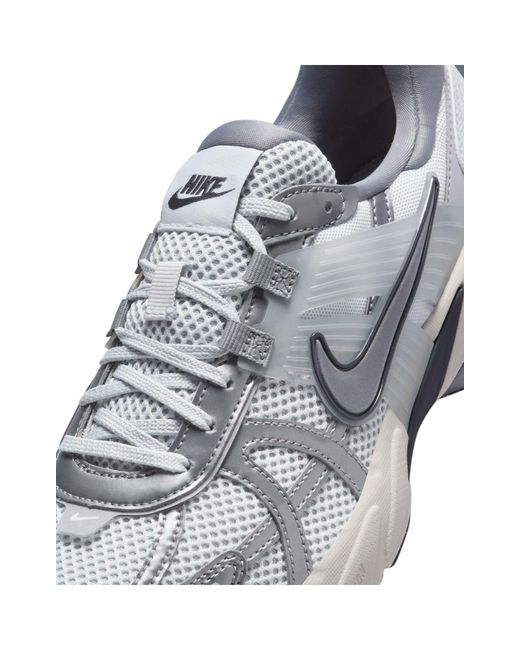V2k run - sneakers unisex platino e argento di Nike in White