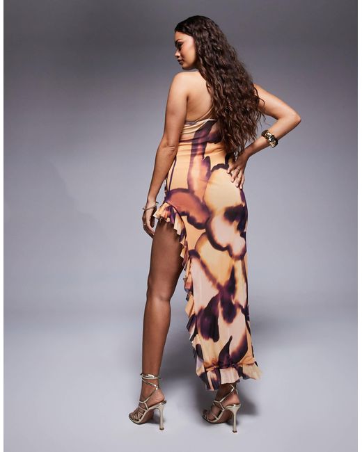 Asos design petite - robe longue en tulle imprimé fleuri abstrait avec bretelles noires contrastantes et volants - jaune ASOS en coloris Multicolor