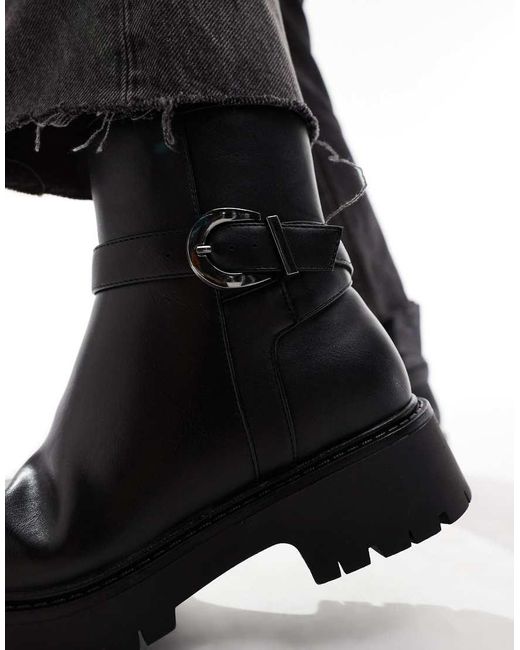 Botines Negros Con Suela Gruesa Y Hebilla Billie De London Rebel de color Black