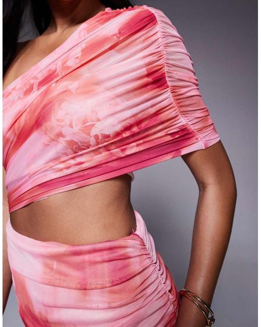 ASOS Maxi Jurk Met Blote Schouder, Gerimpeld Lijfje, Doorschijnende Rok En Bloemenprint in het Pink
