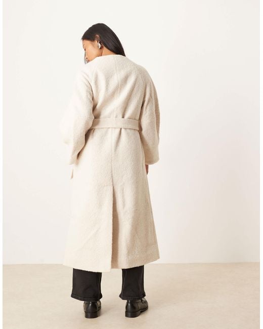 ASOS Natural Asos design petite – kragenloser, eleganter longline-mantel aus bouclé