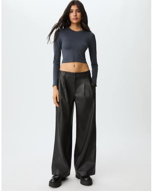 Stradivarius Basic Cropped T-Shirt in het Blue