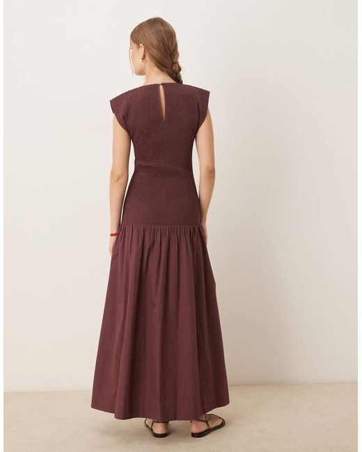 Vestito Lungo Accollato Arricciato Con Vita Scesa Color Uva Scuro di ASOS in Purple