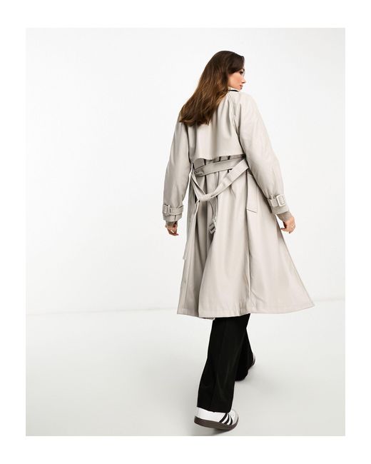 Trench-coat en similicuir - écru Stradivarius en coloris White