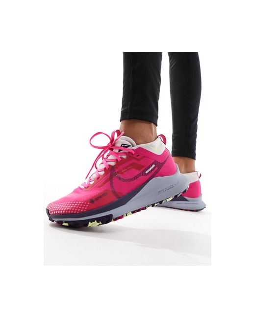 React pegasus trail 4 gore-tex - baskets - vif et gris Nike en coloris Pink