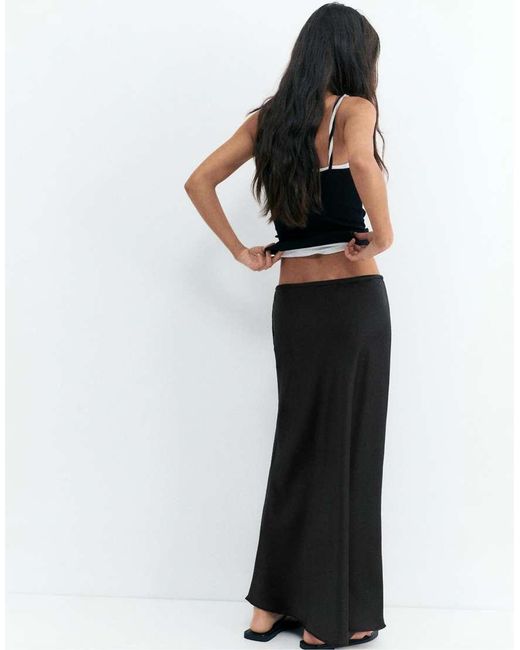 Pull&Bear Satijnen Midi Rok in het Black