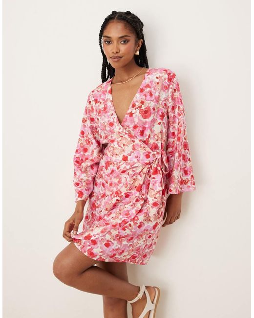 Vestito Corto A Portafoglio Con Stampa Floreale Astratta di Jdy in Pink