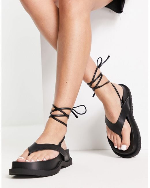 Bershka Chunky Flip Flop With Ankle Strap in Black | Lyst Canada