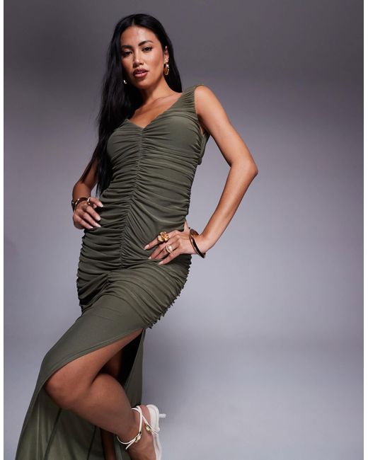 Robe longue froncée en tulle avec décolleté plongeant et dos ou à papillon doré - kaki ASOS en coloris Gray