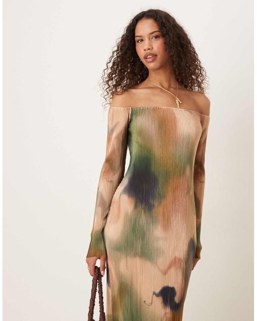ASOS Natural – langärmliges plissee-maxikleid mit carmen-ausschnitt und muster