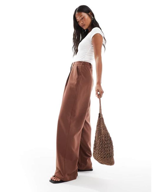 Pantaloni Sartoriali A Fondo Ampio Marroni di Miss Selfridge in Brown