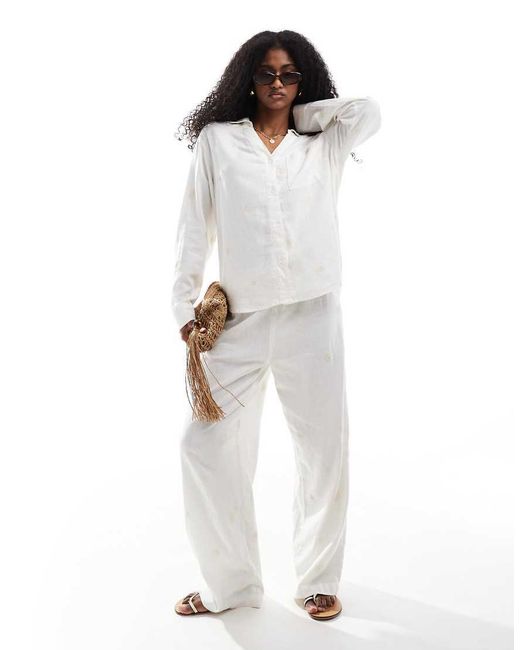 Camisa Blanca De Manga Larga Con Detalle Bordado De Mezcla De Lino De (Parte De Un Conjunto) ONLY de color White