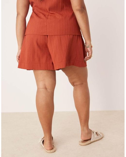 Curve di ASOS in Red