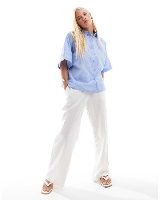Camicia Squadrata A Maniche Corte A Righe di ONLY in Blue