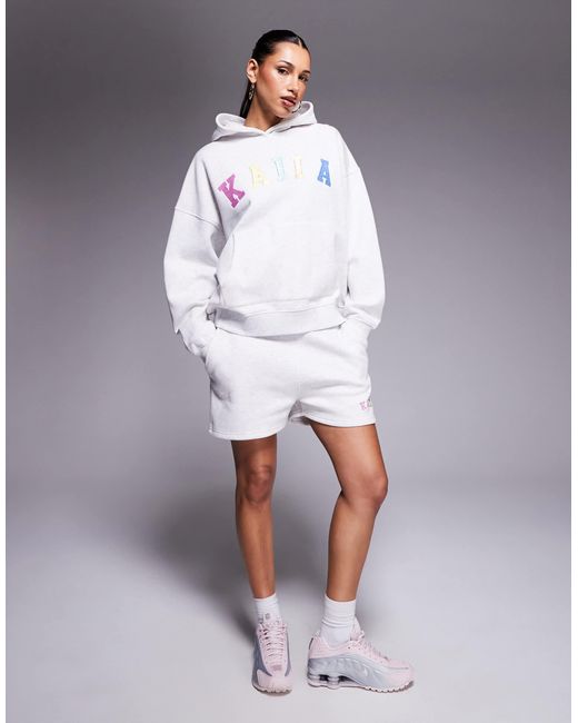 Kaiia White – oversize-kapuzenpullover