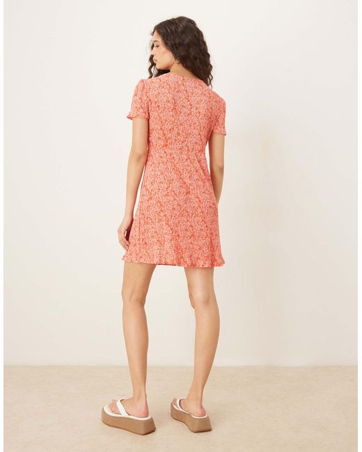 Mango Pink – mini-freizeitkleid mit em blumenmuster und v-ausschnitt