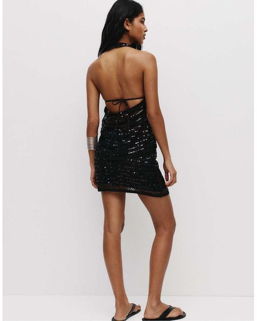 Top Allacciato Al Collo All'Uncinetto Con Paillettes di Pull&Bear in Black