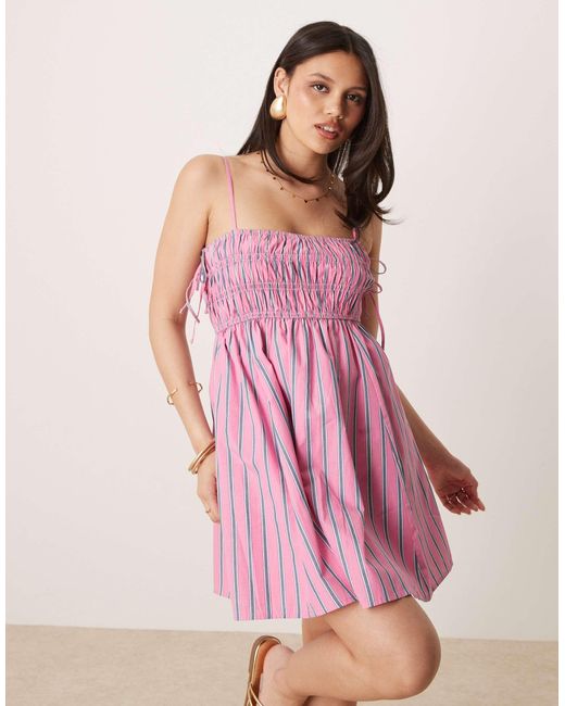 Abercrombie & Fitch Pink – gesmoktes, langes babydoll-kleid aus popeline mit streifen