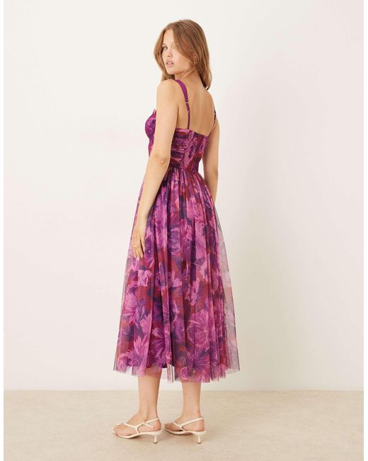Robe longue style corset en tulle à imprimé fleurs flou - vif LACE & BEADS en coloris Pink