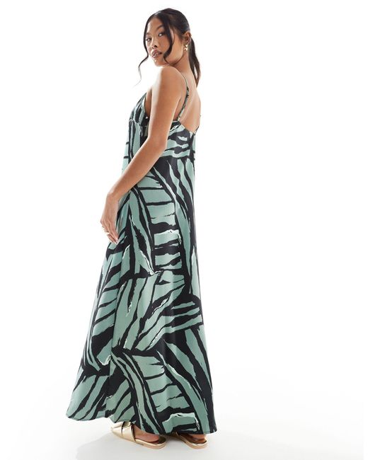 Only Petite Green – maxikleid aus satin mit mehrfarbigem abstraktem print und v-ausschnitt