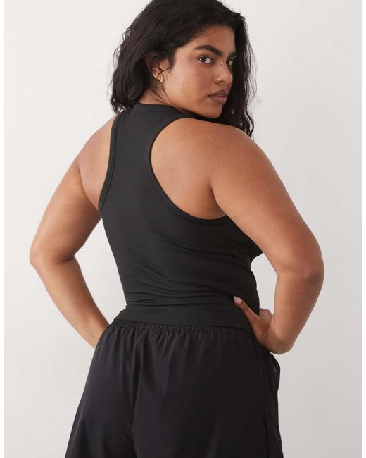 4505 Black Curve Seamless Rib Scoop Neck Vest With Racer Back