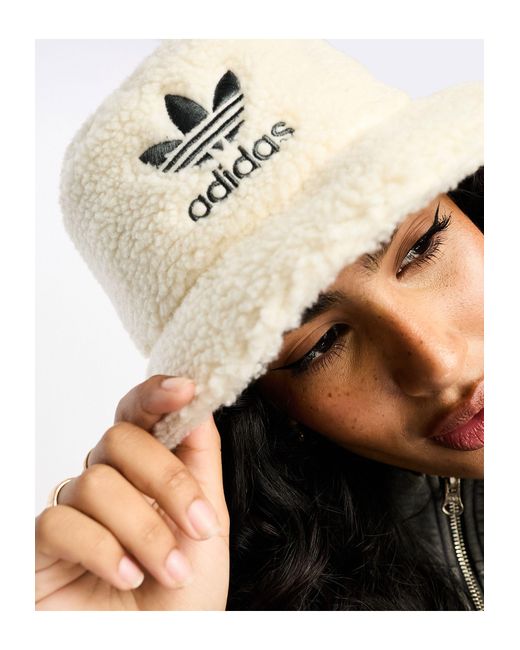 Cappello da pescatore di Adidas Originals in Black