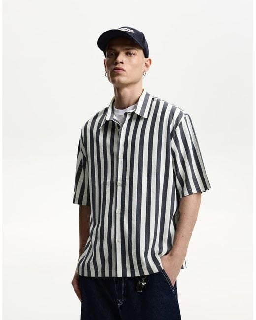 Camicia Comoda A Maniche Corte Grigia E Nera di Bershka in White da Uomo