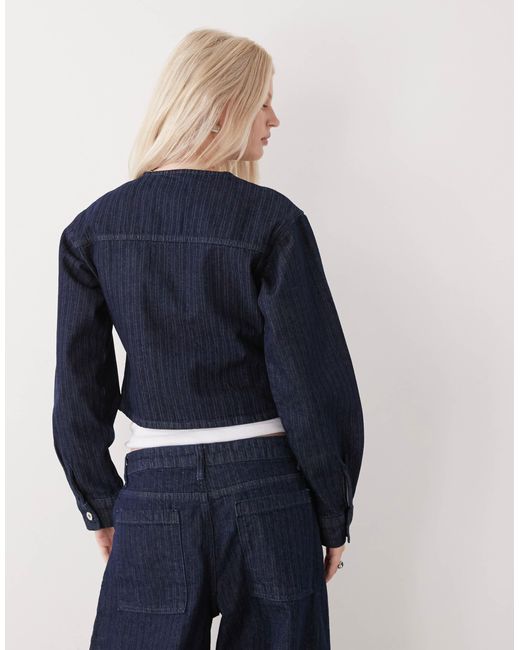 Collusion Blue – blaue, figurbetonte jeansjacke im 90er-stil mit tiefer taille und streifen, kombiteil