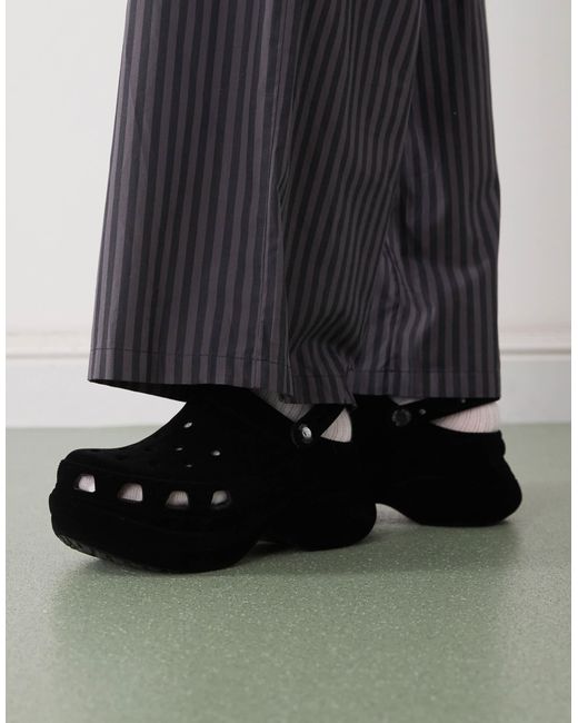 Bae - sabots en velours à semelle plateforme CROCSTM en coloris Black