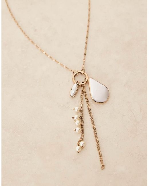 Collar Con Varios Colgantes De Charms De ASOS de color Brown