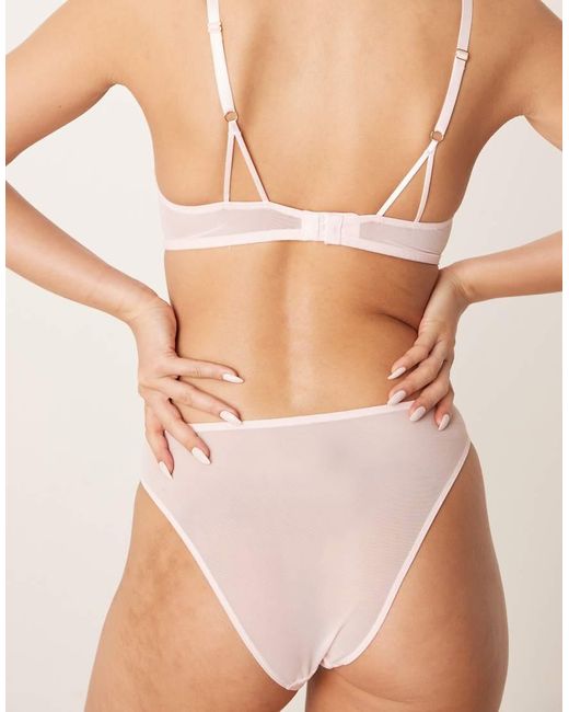 New Look Braziliaanse Slip Met Geborduurde Lotusbloemen in het Natural