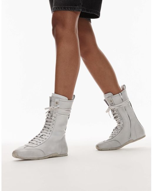 Baskets style boxe à lacets en daim Bronx en coloris White
