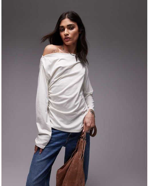 Top A Maniche Lunghe Sporco Asimmetrico Con Scollo A Barchetta di TOPSHOP in Gray