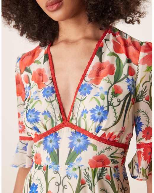 Robe longue à imprimé et dos ouvert avec manches volantées et fente sur la cuisse - multicolore Hope & Ivy