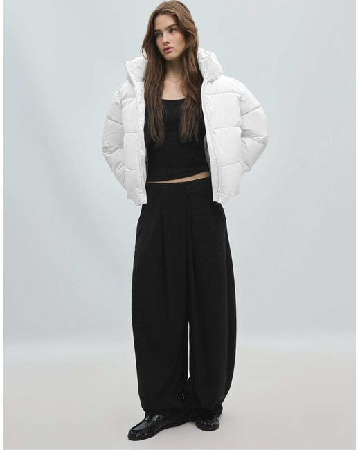Stradivarius White Basic steppjacke mit kapuze