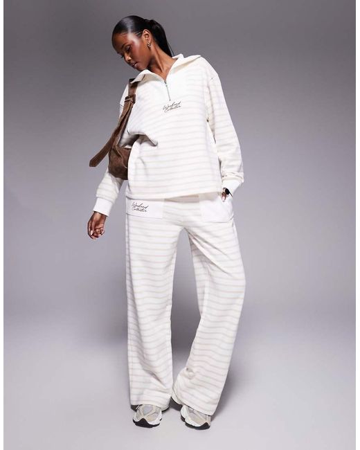 ASOS Weekend Collective in het Gray
