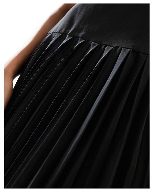 Robe longue plissée en mousseline à fines bretelles et ourlet plongeant - noir 4th & Reckless en coloris Black