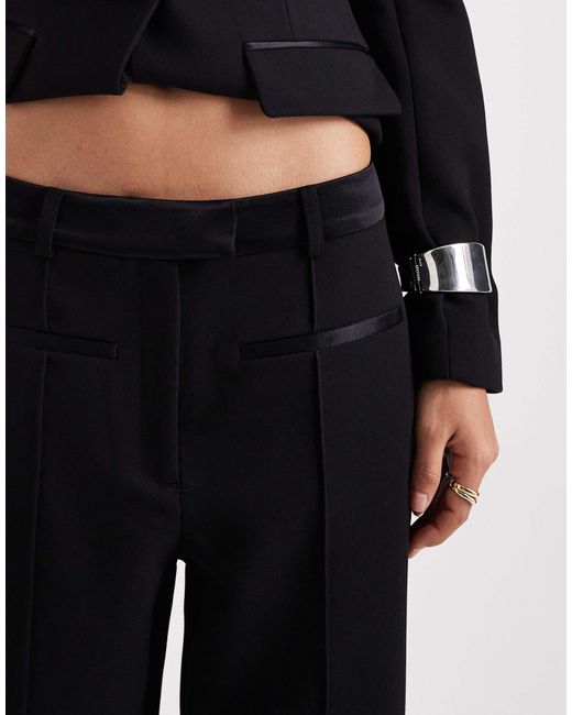 Pantalon d'ensemble évasé élégant style smoking coupe ajustée ASOS en coloris Black