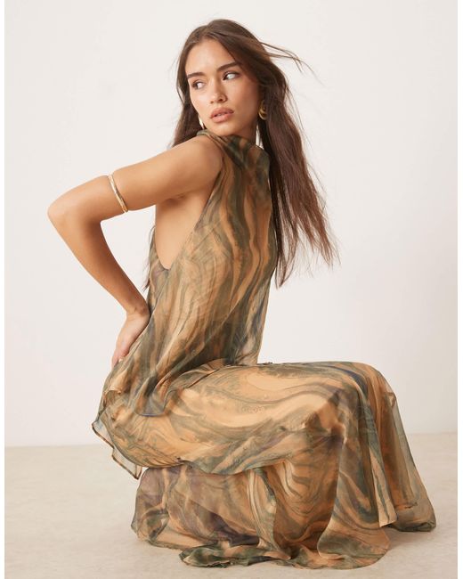 Robe longue double épaisseur à fleurs à encolure montante en mousseline marbrée ASOS en coloris Natural