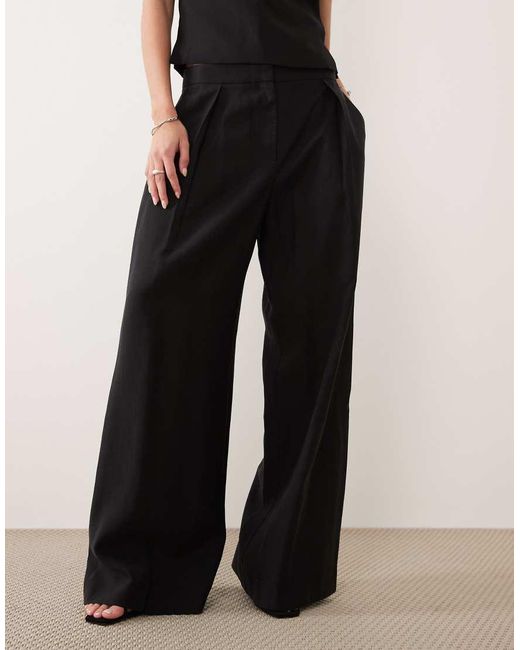 Maris di Mango in Black