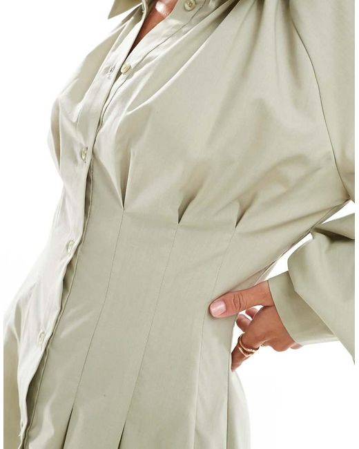 Vestido Camisero Corto Con Pinzas Y Cintura Entallada De ASOS de color White