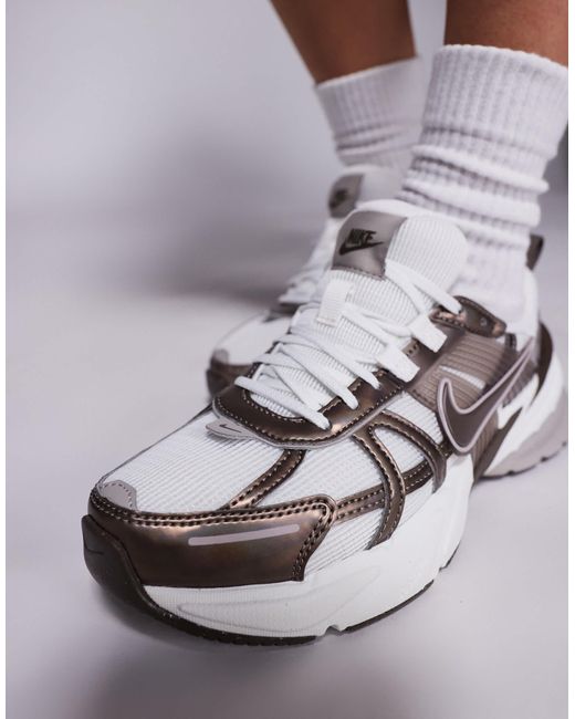 Nike White V2k Run Sneakers