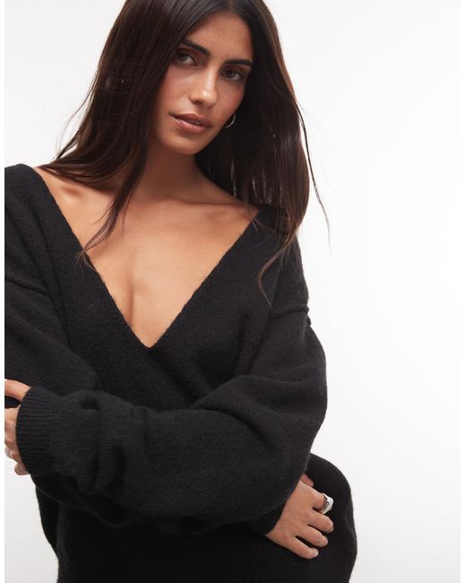 Pull col v profond Weekday en coloris Black