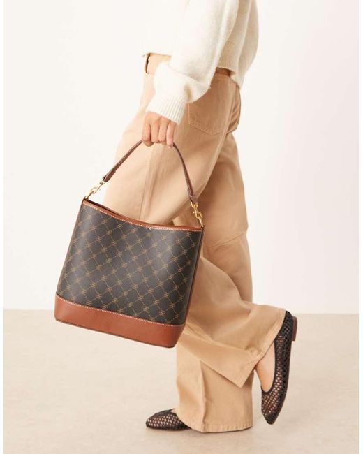 Borsa Da Spalla Classica Squadrata Con Monogrammi E Dettagli Dorati di Mango in Natural