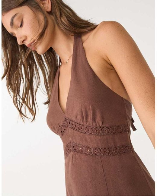 Vestito Allacciato Al Collo Corto di Stradivarius in Natural