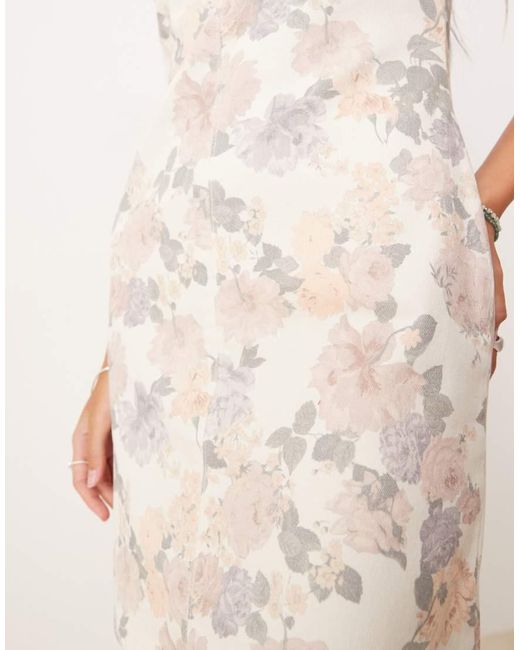 Vestido Vaquero Corto Elástico Con Estampado Floral Y Detalle De Costuras De -Blanco ASOS de color White
