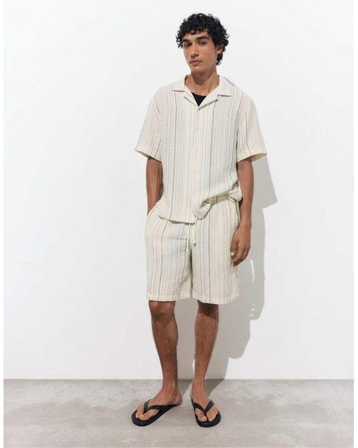 Pull&Bear White Striped jogger Bermuda Shorts for men